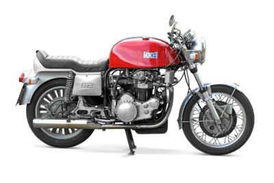 Münch Motorrad in schwarz und rot